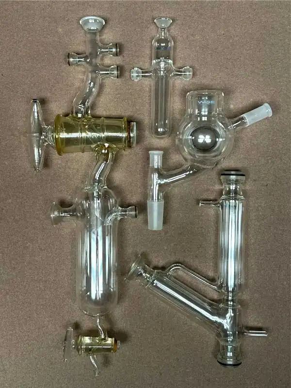 experts in glassblowing techniques